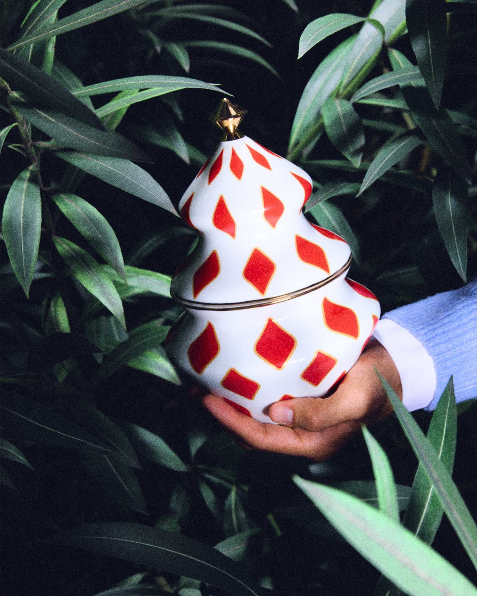 Portapane Alessi Gnam portapane design con sportello a scomparsa - Gramazio Portapane Alessi Gnam portapane design con sportello a scomparsa - Gramazio