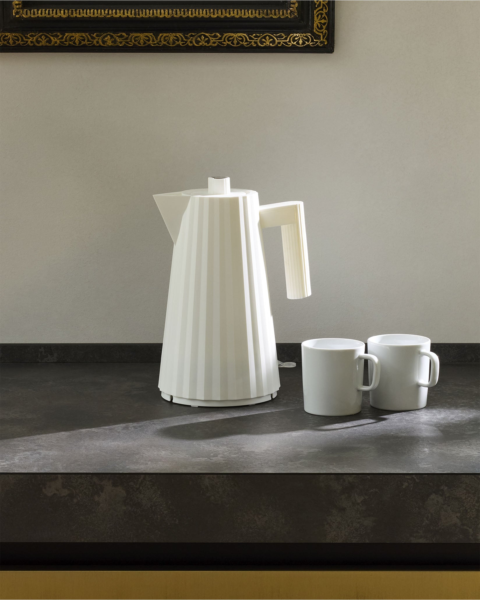 Alessi Plissé MDL06 B/UK - Electric Kettle in Thermoplastic Resin Alessi Plissé MDL06 B/UK - Electric Kettle in Thermoplastic Resin