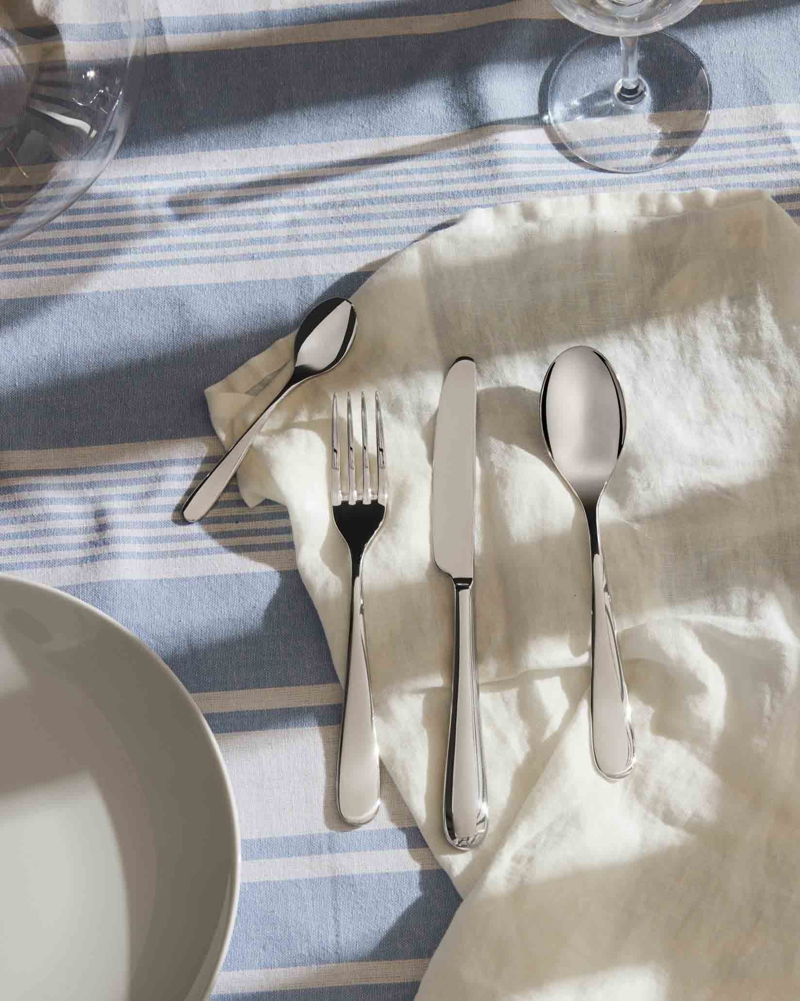 Arcos Serie Burdeos - Pacco regalo Set di Posateria 24 pezzi (6 Coltelli + 12 Cucchiaio + 6 Forchetta) - Monoblocco Unipezzo Colore Argento Arcos Serie Burdeos - Pacco regalo Set di Posateria 24 pezzi (6 Coltelli + 12 Cucchiaio + 6 Forchetta) - Monoblocco Unipezzo Colore Argento