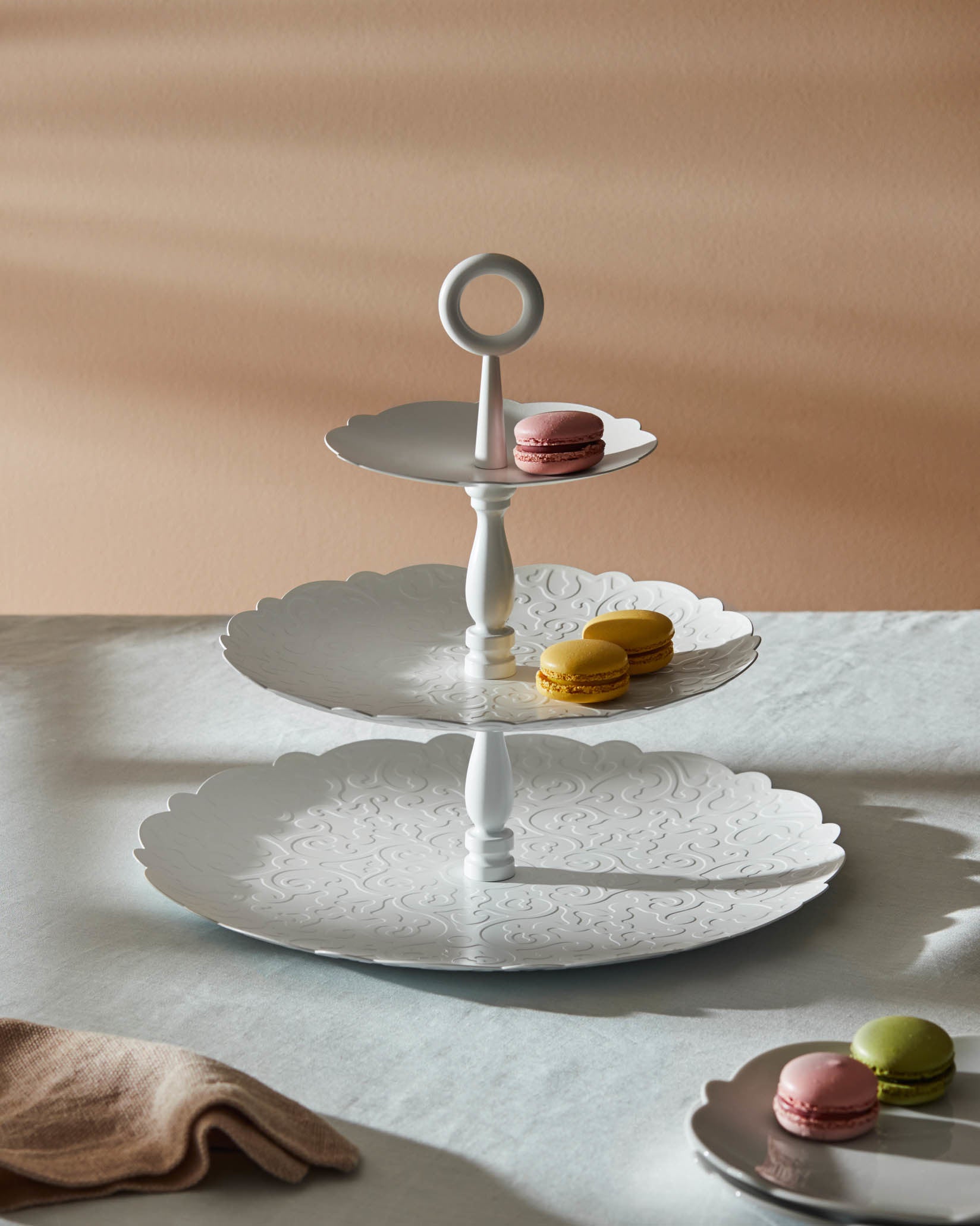 alessi dressed for christmas Alessi Christmas Tree Ornament in Blown Glass and Porcelain, Silver, 9.6 x 9.6 x 12.5 cm : Amazon.de: Home & Kitchen