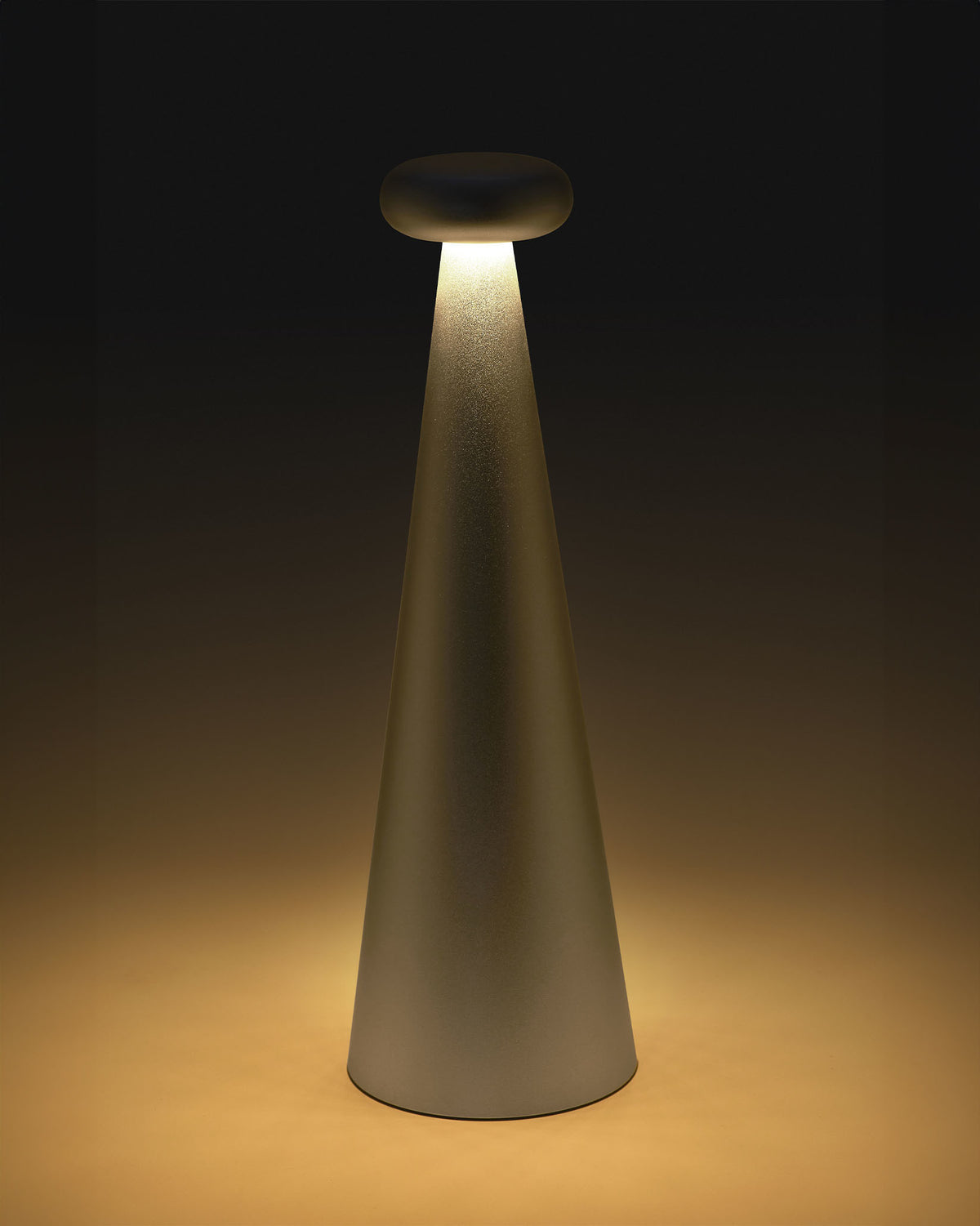 Bedin: Tischlampe von Alessandro Stabile