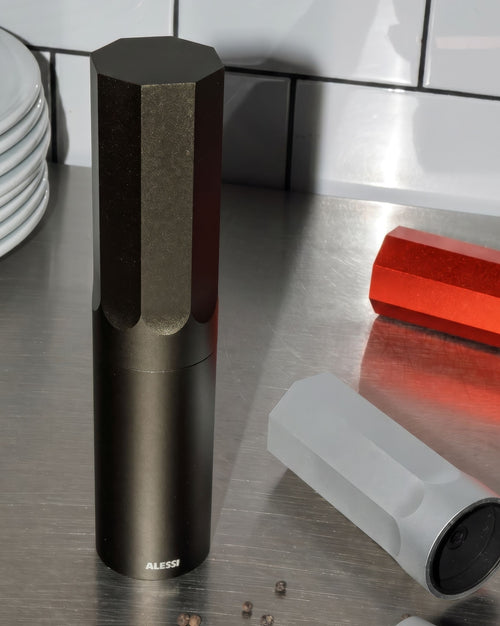 KG01 red Salt, pepper and spice grinder Alessi 1