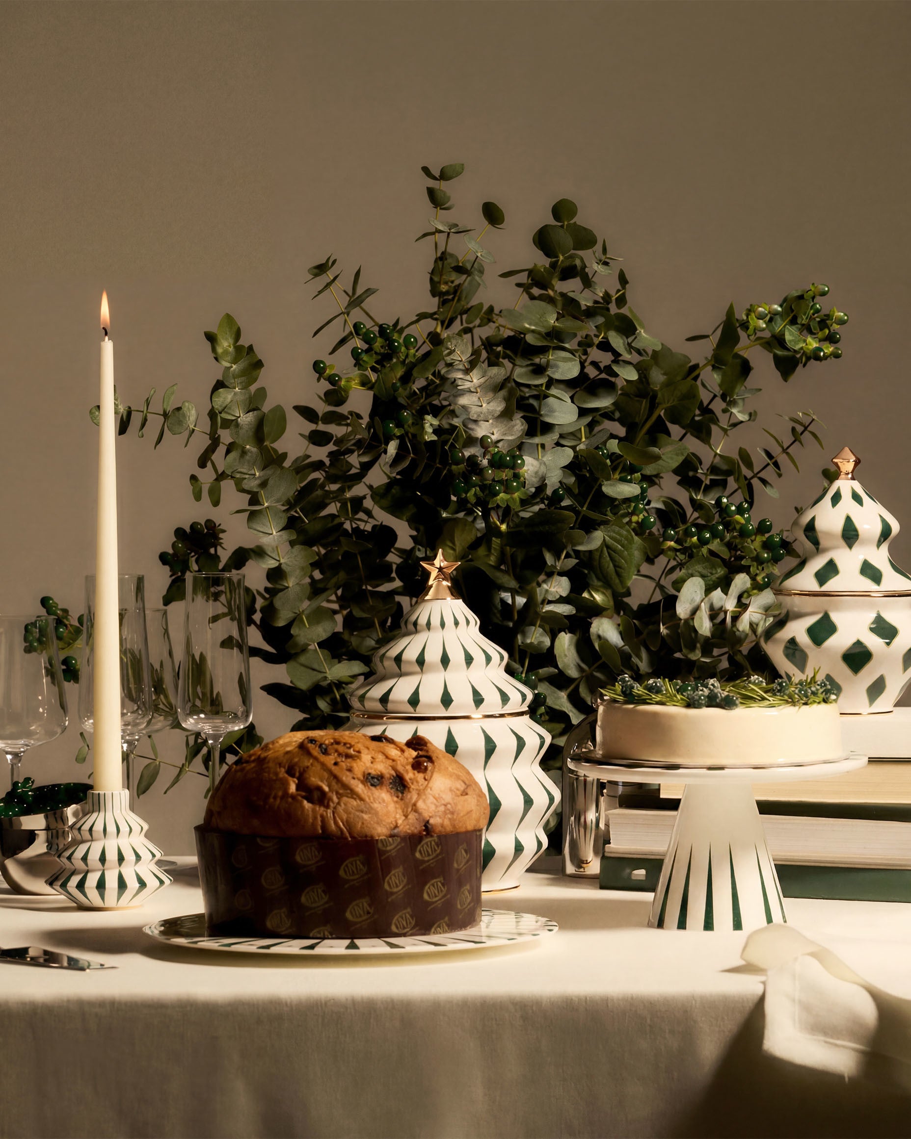 Delight: Christmas porcelain candle holder | Alessi
