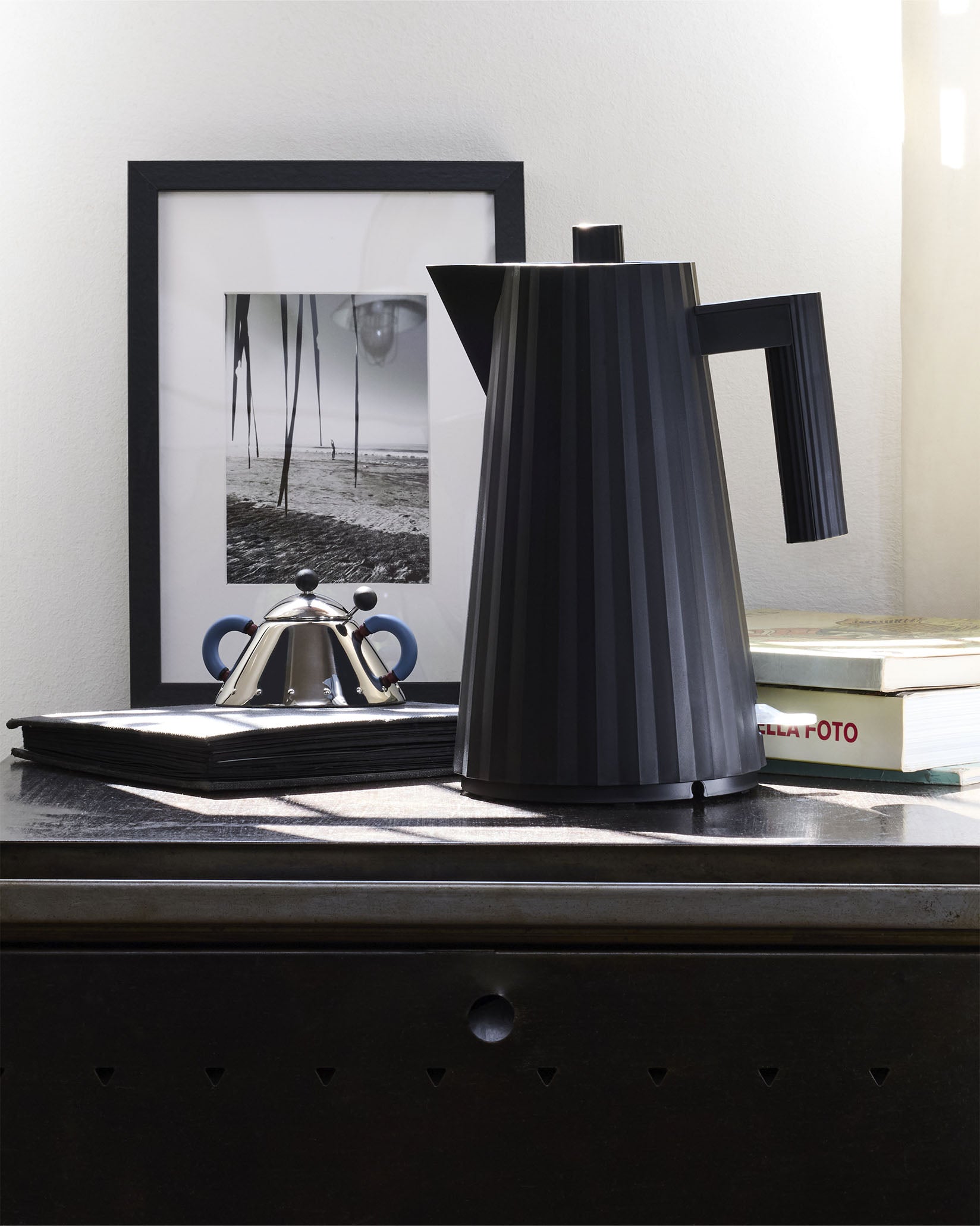 Plissé vert, cl 170 || 1.80 oz Bouilloire électrique. Fiche anglaise Alessi 3