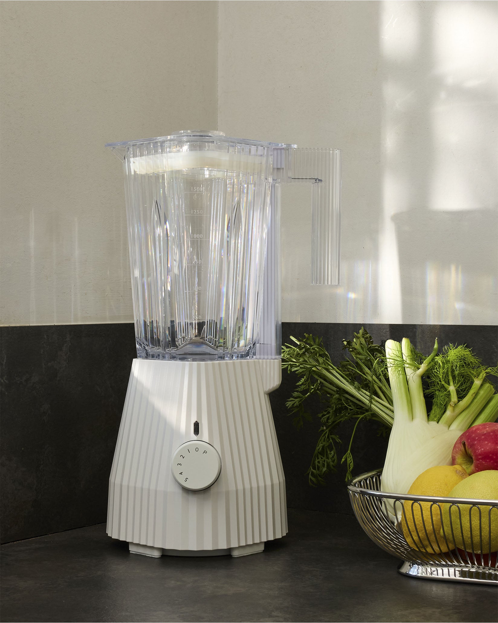 Plissé Blender - European Plug By Michele De Lucchi | Alessi