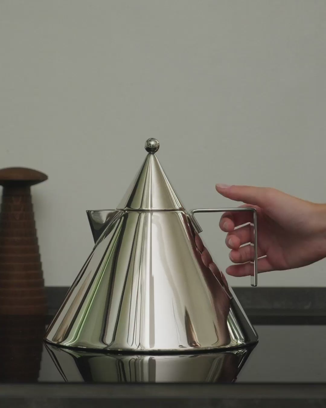 Il Conico Kettle Designed By Aldo Rossi | Alessi